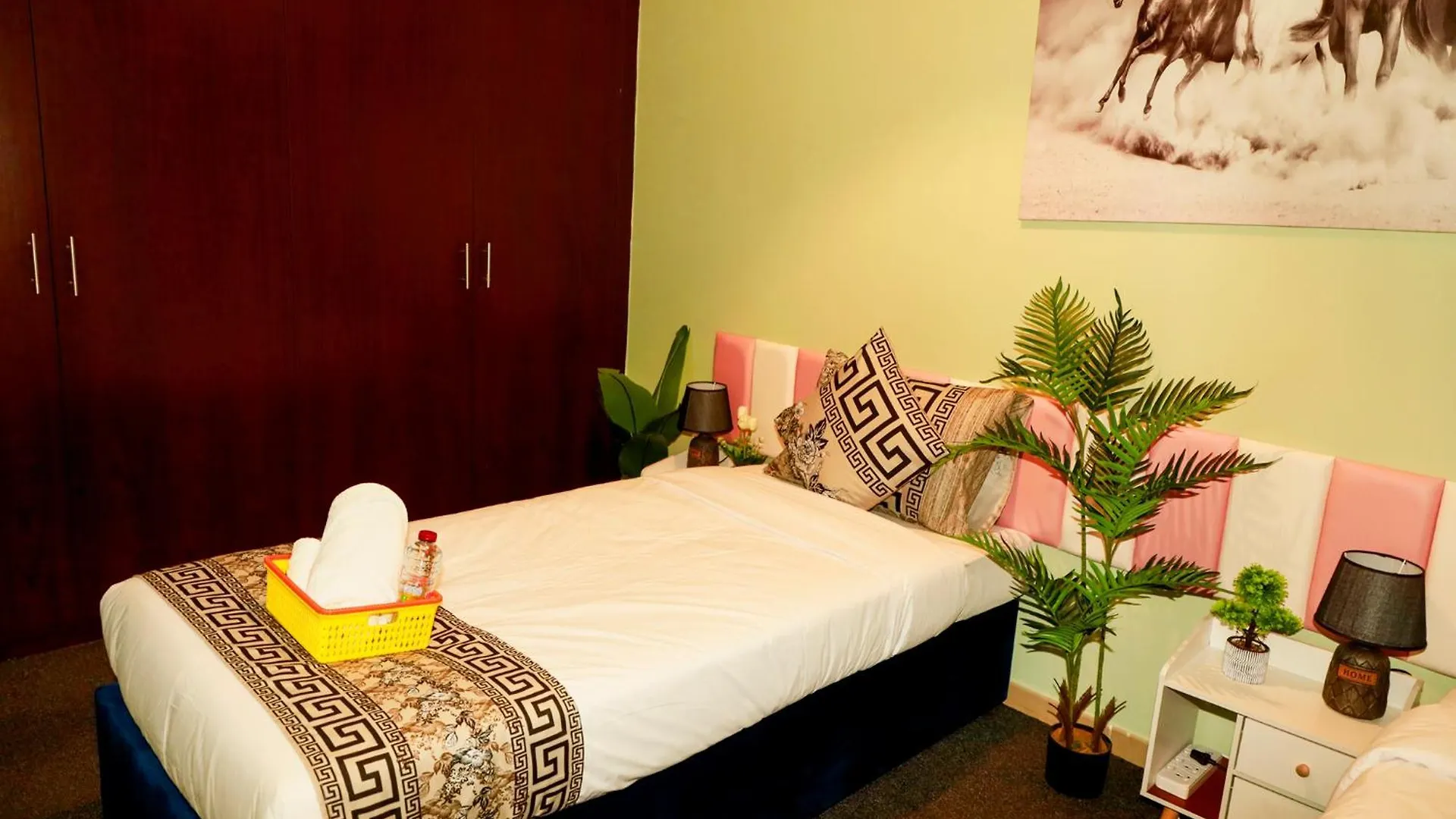 Aparthotel Stayforless Travellers Stay At Beachside Jbr Location Dubai