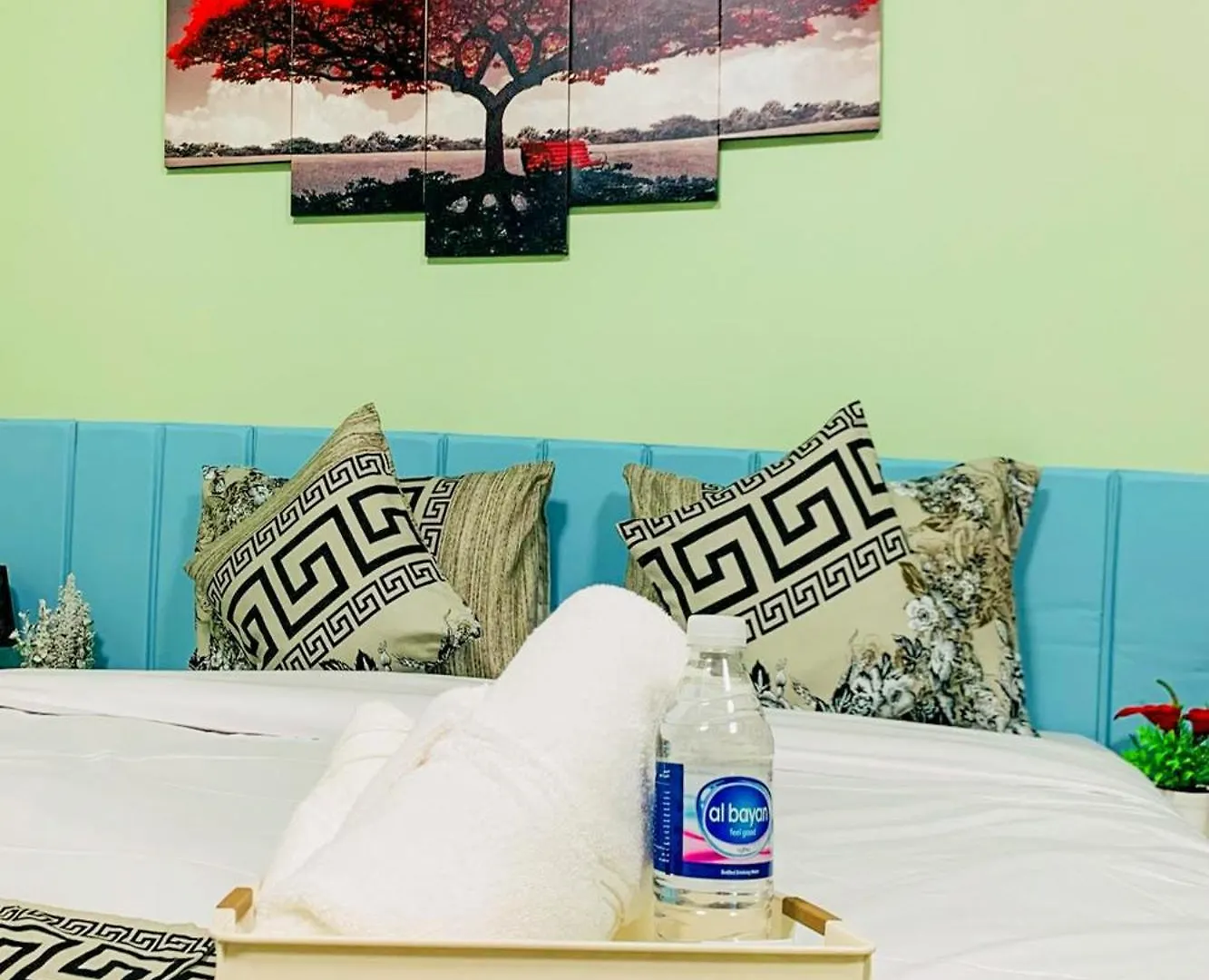 Stayforless Travellers Stay At Beachside Jbr Location Dubai United Arab Emirates