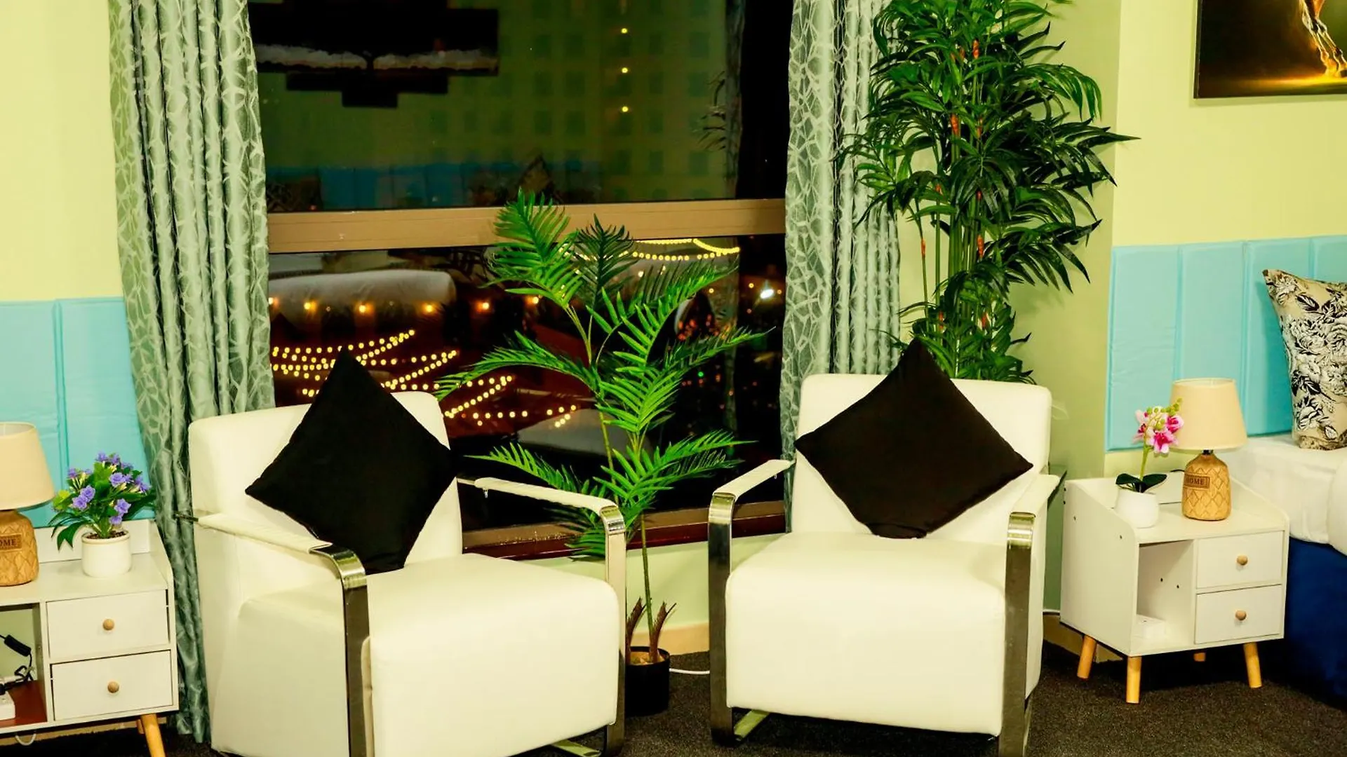 Stayforless Travellers Stay At Beachside Jbr Location Dubai 0*,